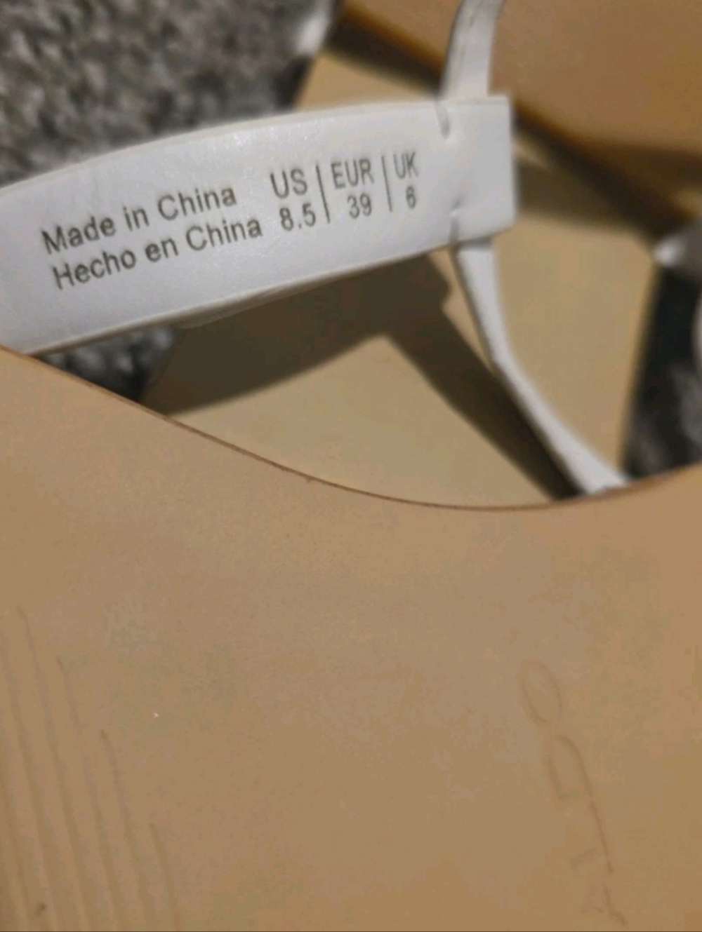 White Aldo T-strap adjustmentable strap Sandals &gold/silver accents On Footbed - Picture 4 of 6